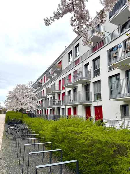 Ihr möbliertes Zuhause am Wasser – 1-Zimmer mit Balkon und Fussbodenheizung — photo 1